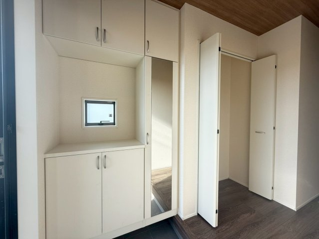★★南城市玉城百名3期-2号棟（全2棟）の玄関