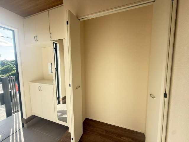 ★★南城市玉城百名3期-2号棟（全2棟）の玄関