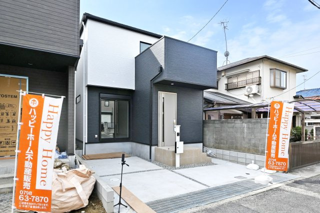 テラシエ松ケ丘2丁目新築一戸建て│4LDK+駐車駐輪