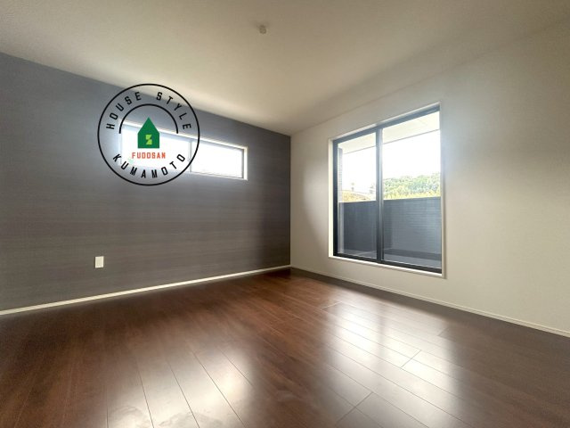 熊本市西区野中2丁目第1-2棟(1号棟)の内観：施工例|主寝室には収納力に優れたクローゼットがありますので、お部屋もすっきり片付きます。