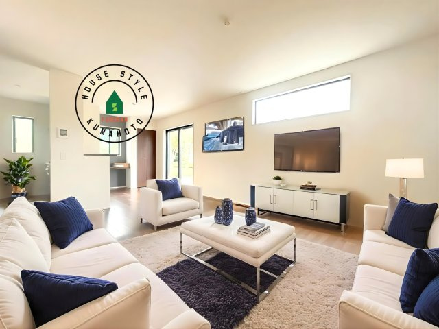 熊本市西区野中2丁目第1-2棟(1号棟)の内観：施工例|明るく開放的なリビングダイニングは豊かな陽光が注ぎ込み、やすらぎの空間を演出してくれます。ご家族で楽しいひとときをお過ごし下さい。※家具はCGを合成したものです。