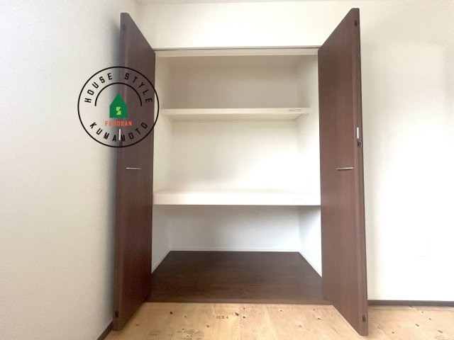 熊本市西区野中2丁目第1-2棟(1号棟)の内観：施工例|収納には困りません。