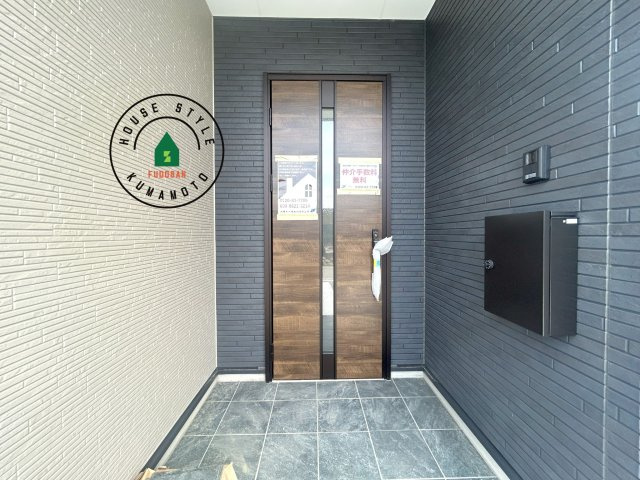 熊本市西区野中2丁目第1-2棟(1号棟)の外観：施工例|おでかけの時も帰った時も、「我が家」を最初に感じでもらえる素敵な空間に。