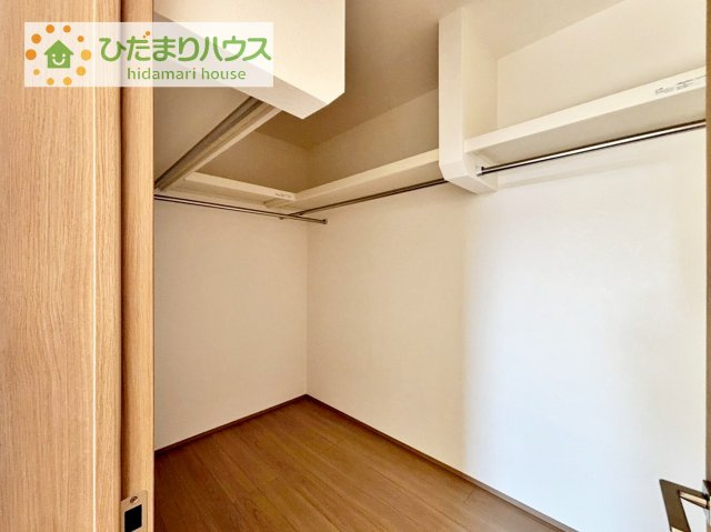 【収納】 | タマタウン阿見町うずら野Ⅱ　新築戸建　2号棟 | 大容量のWICのある主寝室！夫婦の洋服もたくさん収納できます！