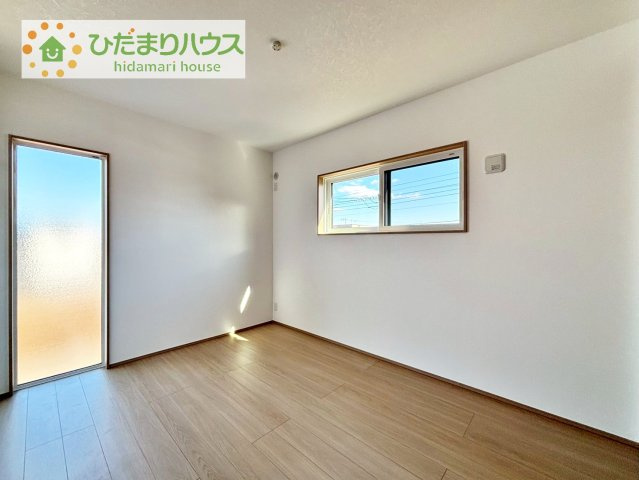 【洋室】 | タマタウン阿見町うずら野Ⅱ　新築戸建　2号棟 | 夏場に心地良いひんやり感はフローリングならでは☆彡