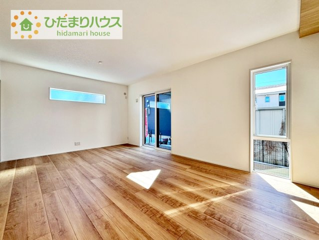 【居間・リビング】 | タマタウン阿見町うずら野Ⅱ　新築戸建　2号棟 | お子様が元気に遊べる広々としたリビングです！