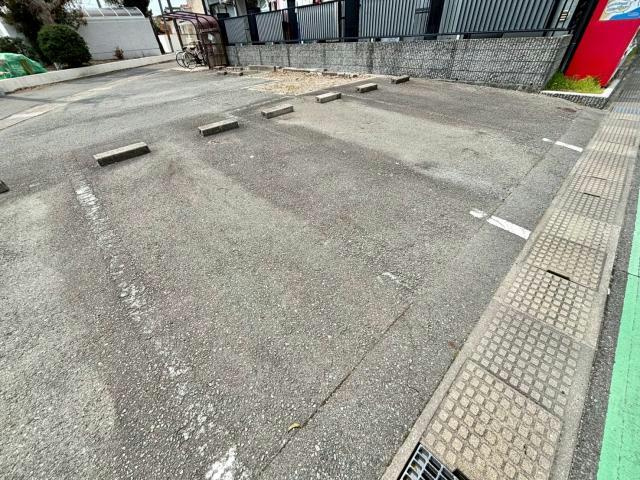 エステートピアセルベイユⅡの駐車場
