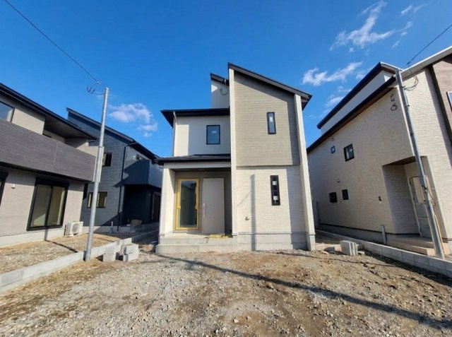 【ブルーミングガーデン】下野市駅東２丁目 全4邸の外観|〇3号棟〇【4LDK+S+WIC+カースペース3台】
未完成物件ですが、お近くの同社施工完成物件をご内覧いただくことも可能です☆
お気軽にお問い合わせください♪
※2026年2月撮影