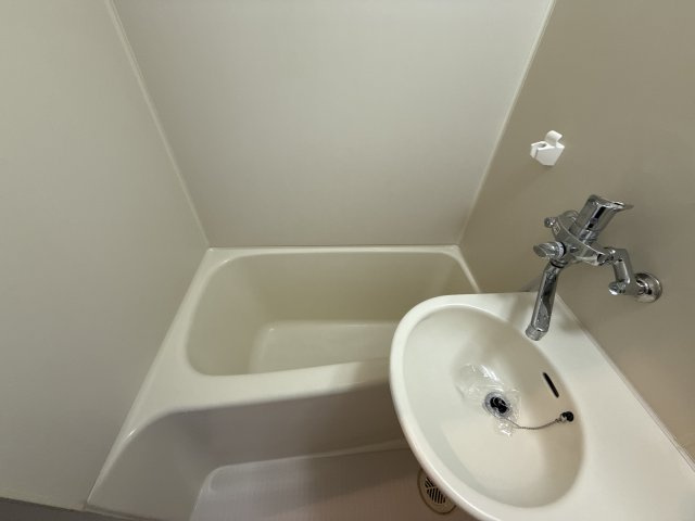 クレイドル青山Ⅱの浴室