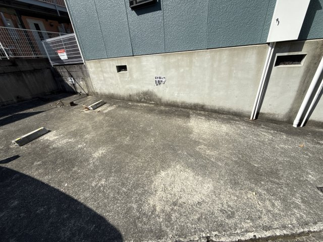 クレイドル青山Ⅱの駐車場