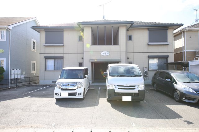 バリュージュⅡの駐車場