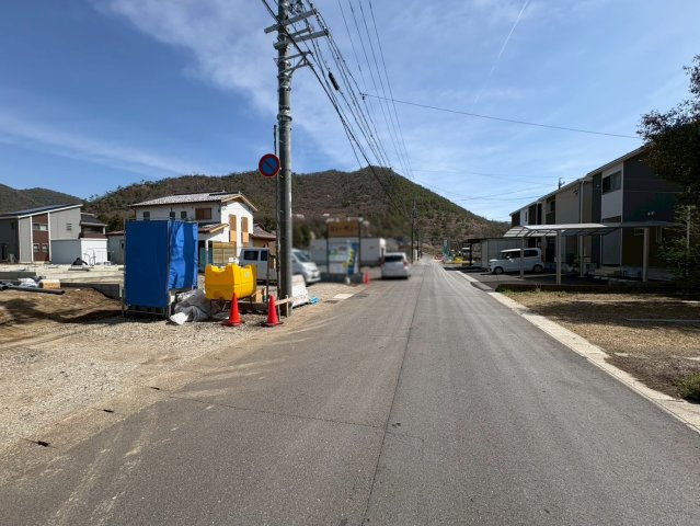 リーブルガーデン　各務原市那加桐野町1丁目　全2区画分譲の前面道路含む現地写真|「現地（2026年2月26日）撮影」　　
■前面道路　
■ヤマダ不動産　株式会社リライフ