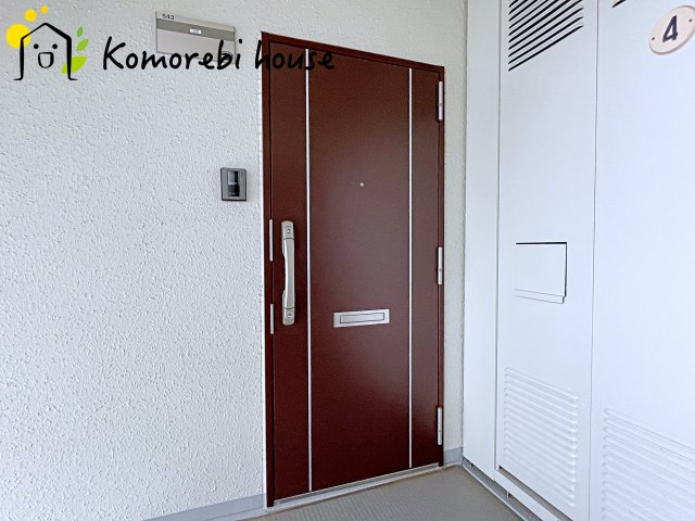 大宮七里サンコーポの玄関|明るい玄関です