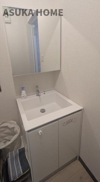 中区打越戸建ての独立洗面台|使いやすそうな洗面台ですね♪