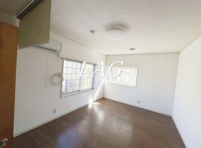 【居間・リビング】 | サンライズ塚田 | 洋室のお部屋です。