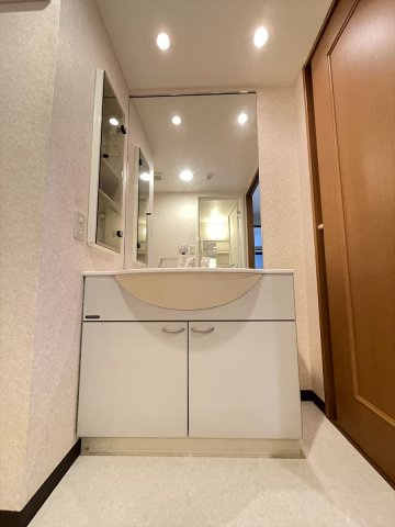 N・S FIVE東久留米の独立洗面台