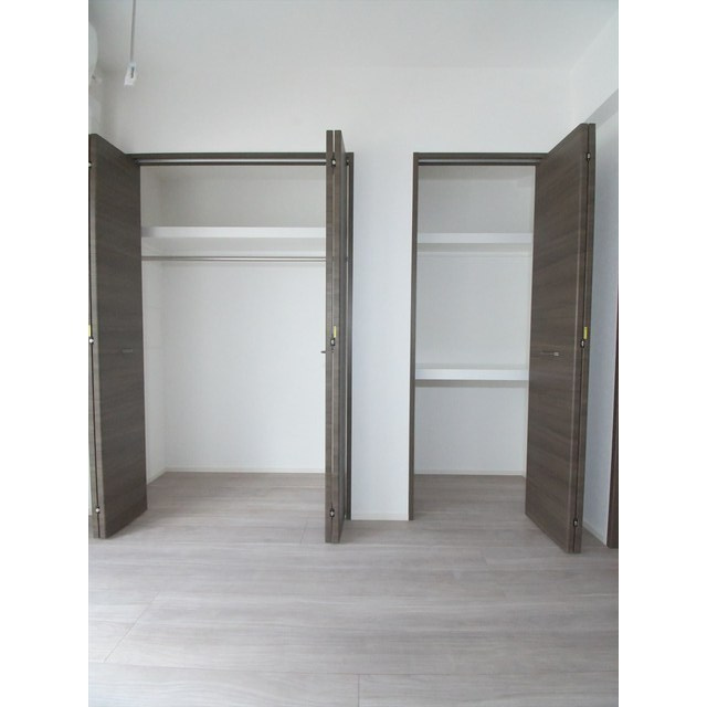 プライムガーデン若木の収納|105号室利用。実際には左右異なる（反転