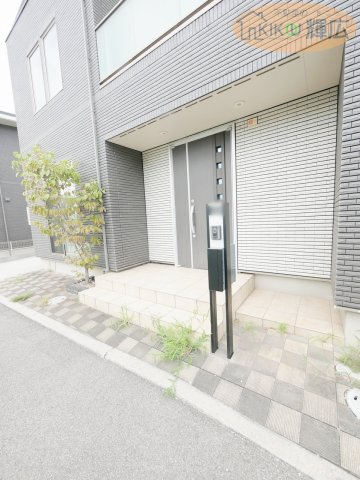 明石市二見町福里　中古戸建の玄関
