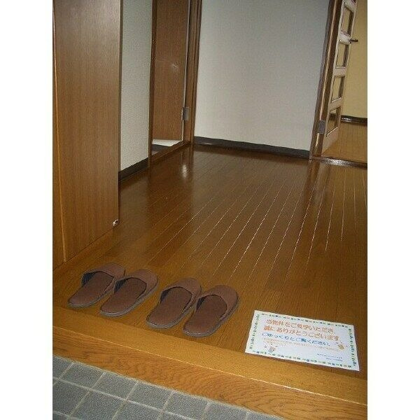 ラフィーネ六名の玄関