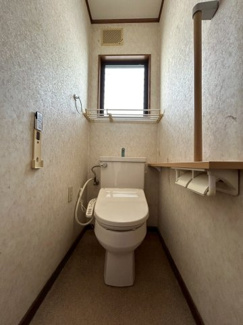 【トイレ】 | 安佐南区川内二丁目　戸建 | トイレ各階にあり