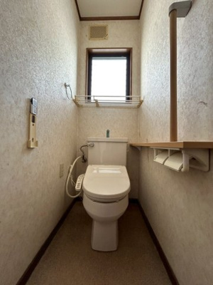 【トイレ】 | 安佐南区川内二丁目　戸建 | トイレ各階にあり