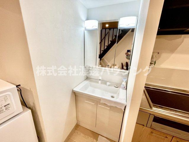 波除2丁目戸建ての洗面所