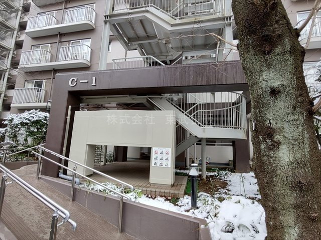 【エントランス】 | 朝日センチュリーみずほ台C棟 | 毎日通るエントランスはこのようになっています