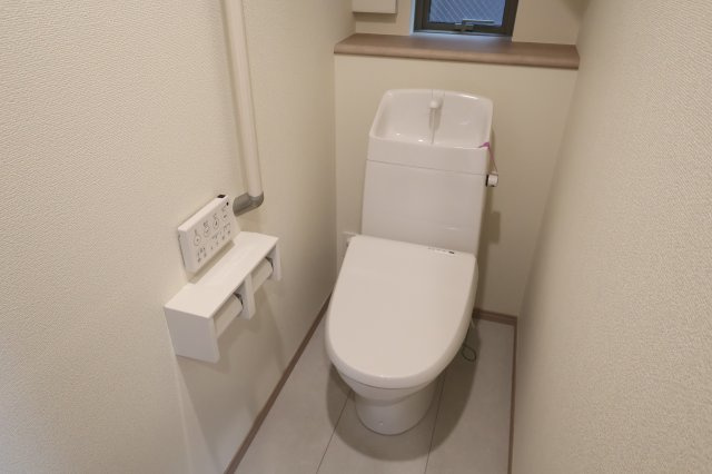《仲介手数料無料》桜区大字神田427-2新築一戸建てハートフルタウンのトイレ