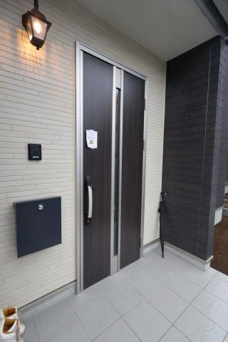 《仲介手数料無料》桜区大字神田427-2新築一戸建てハートフルタウンの玄関