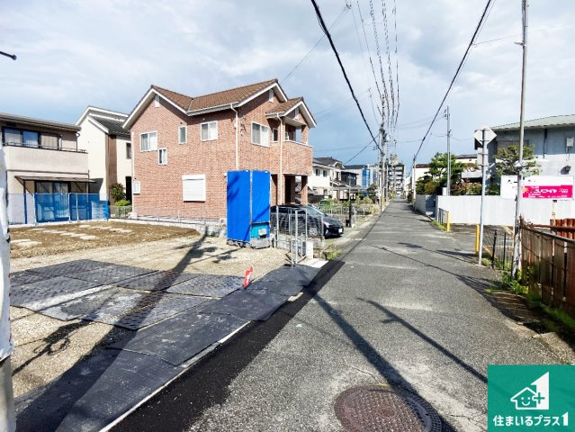 姫路市伊伝居　第1期　新築一戸建ての前面道路含む現地写真|周辺は落ち着いた街並みの住宅地！子育てがしやすい住環境です！まだ未完成ですが、現地でしかわからない事もございます。是非一度ご覧ください。