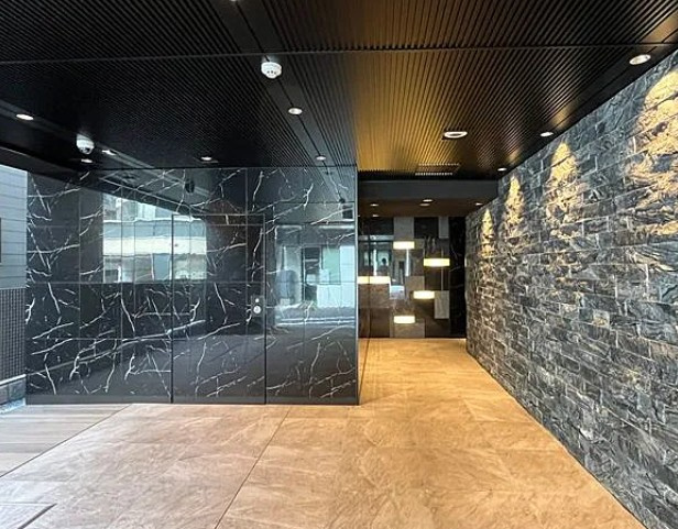 S-RESIDENCE新宿御苑のロビー