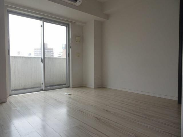 コンシェリア上野の居間・リビング