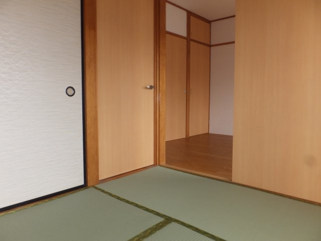 RGハイツIIの和室|※退去前につき別の部屋の写真となります。
