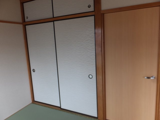 RGハイツIIの和室|※退去前につき別の部屋の写真となります。