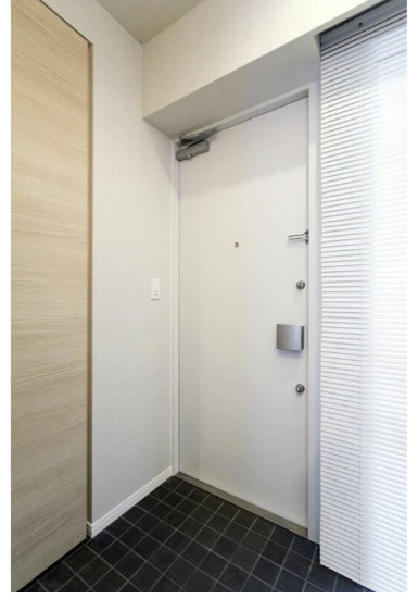 ガーデニエール砧　WESTの玄関