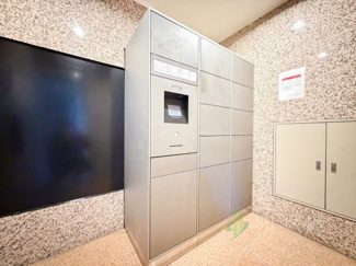 【設備】 | モアエミネンス西新宿 | 宅配ボックス