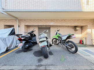 【駐車場】 | モアエミネンス西新宿 | バイク置き場
