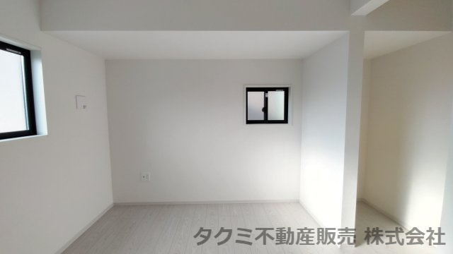 神戸市垂水区霞ヶ丘　新築戸建ての洋室