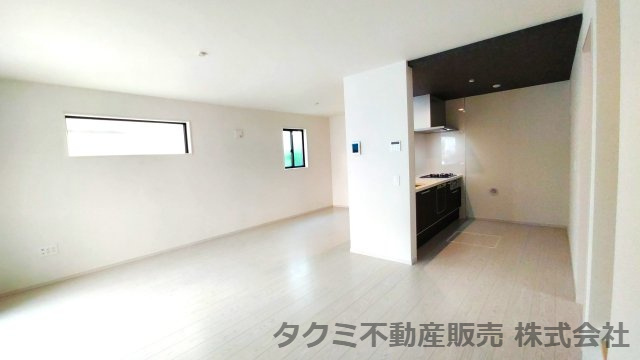 神戸市垂水区霞ヶ丘　新築戸建ての居間・リビング