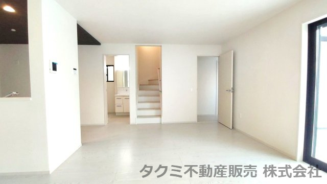 神戸市垂水区霞ヶ丘　新築戸建ての居間・リビング