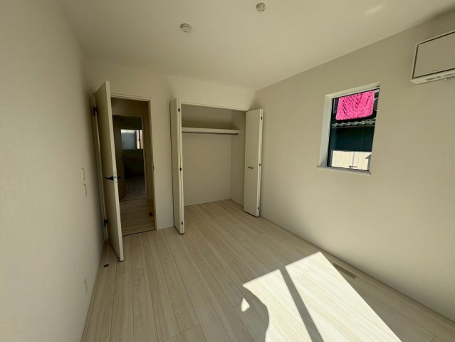 坂戸市鶴舞1丁目　新築分譲　東武越生線『一本松駅』徒歩12分　【浅羽野小学区】の洋室