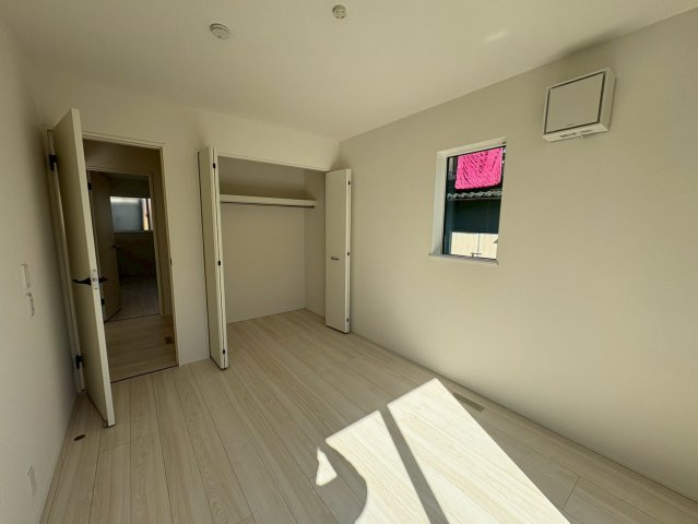 坂戸市鶴舞1丁目　新築分譲　東武越生線『一本松駅』徒歩12分　【浅羽野小学区】の洋室