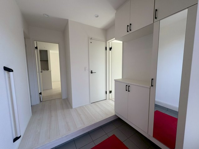 坂戸市鶴舞1丁目　新築分譲　東武越生線『一本松駅』徒歩12分　【浅羽野小学区】の玄関