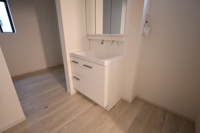 《仲介手数料無料》上尾市緑丘５丁目19-10新築一戸建てケイアイグレイスのランドリースペース
