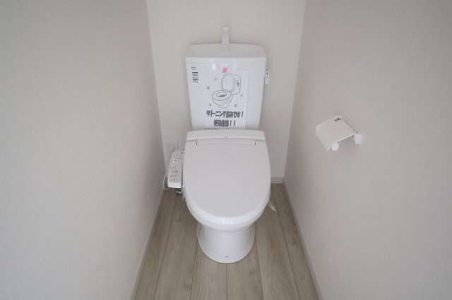 《仲介手数料無料》上尾市緑丘５丁目19-10新築一戸建てケイアイグレイスのトイレ