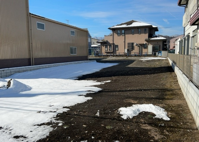 【外観】 | 土地の面積＝住宅面積ではありません。建ぺい率の問題などで、土地のある場所によって住宅を建てられる面積は限られています。高さもしかり、「土地」という言葉の中には、建築条件も含まれると考えておきましょう。