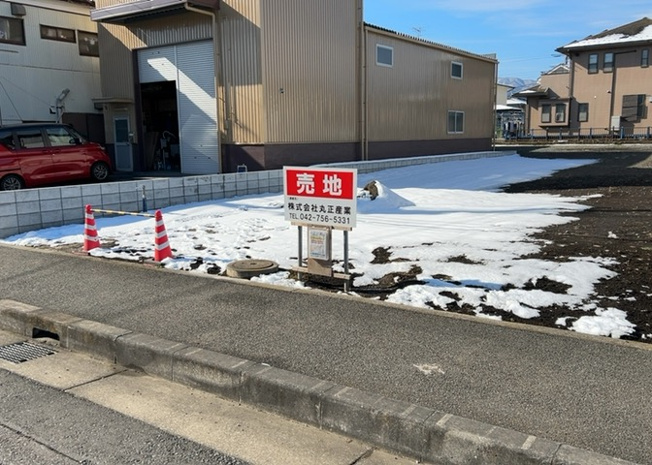 【外観】 | 家を建てる前提で土地を探している場合、地盤の丈夫さは譲れない条件の一つです。地盤が脆弱だと追加工事が必要となります。また、過去に地盤沈下や液状化現象を起こした土地は、できるだけ避けた方がいいでしょう。