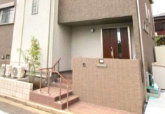 クロワールのエントランス|建物入り口です