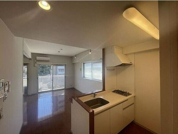 メゾン・ド山手の居間・リビング