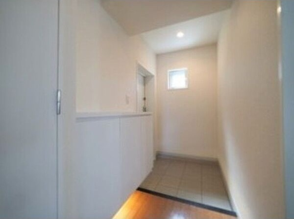 メゾン・ド山手の玄関